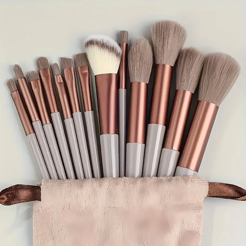 High-end makeup brush sets 13 including foundation blush eyecontour brushes etc. can create daily and