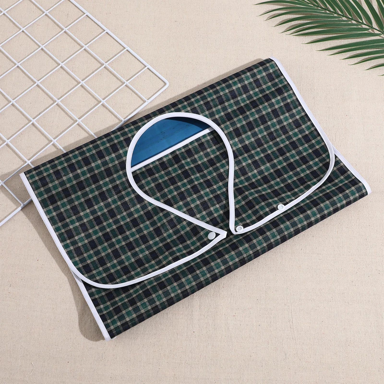 

Adjustable Adult Bib Plaid Pattern Washable Waterproof Clothing Protector for Eating Elderly Bib for Mealtime Men Women Seniors