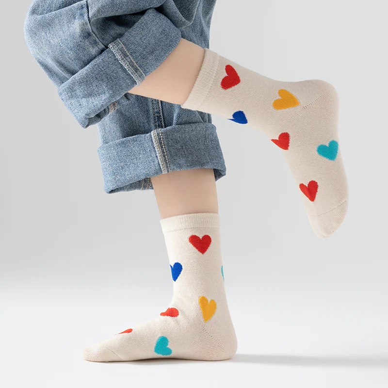 ثلاثة أزواج من جوارب البنات لفصلي الربيع والخريف، حلوة ومتعددة الاستخدامات، بتصميم كتلة ألوان على شكل قلب #3