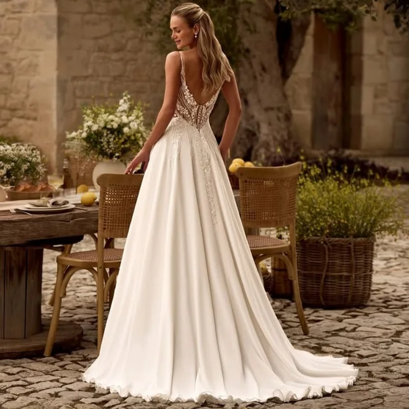 تخصيص الساتان الأبيض الكرة بثوب فساتين الزفاف الملكي الدانتيل كريستال زين ذيل طويل تنفيس صنع رداء دي