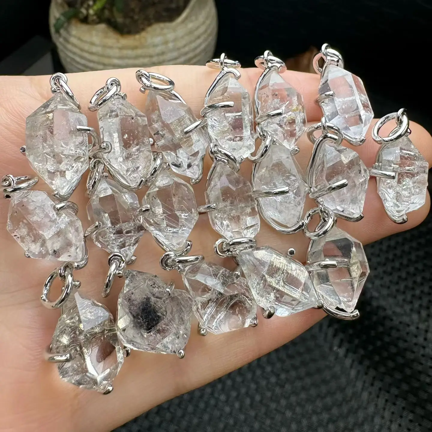 

1 шт. Fengbaowu, натуральный кулон из алмаза Херкимера, камень для исцеления Рейки, ювелирное изделие, подарок для женщин и мужчин