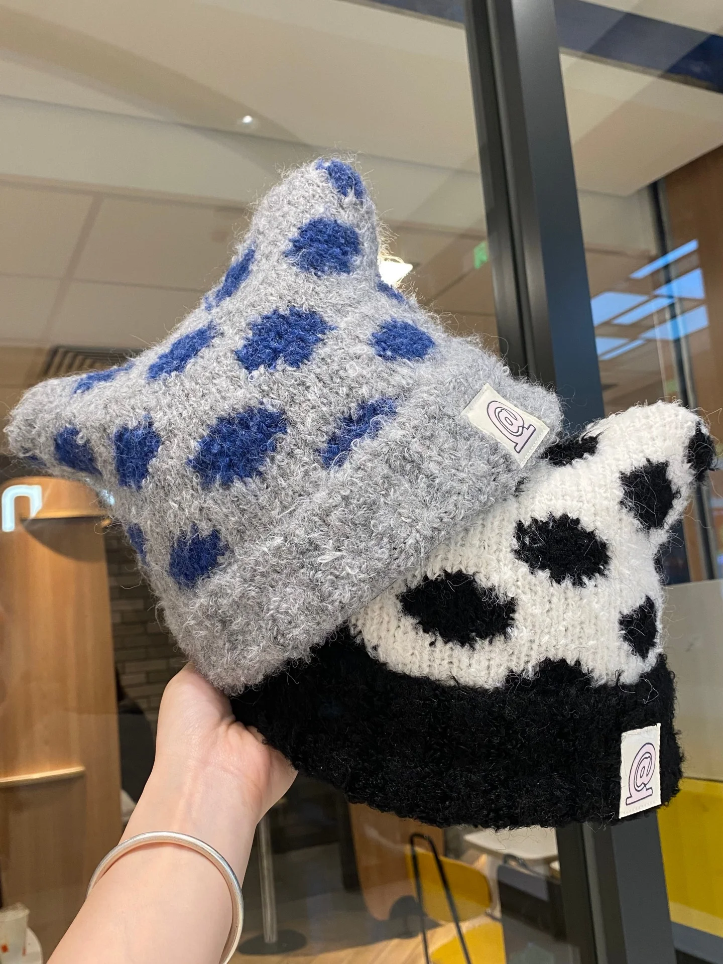 adorable-polka-dot-ear-knitted-hat-women's-autumn-winter-warmth-protection-ear-lined-furry-cold-weather-hat