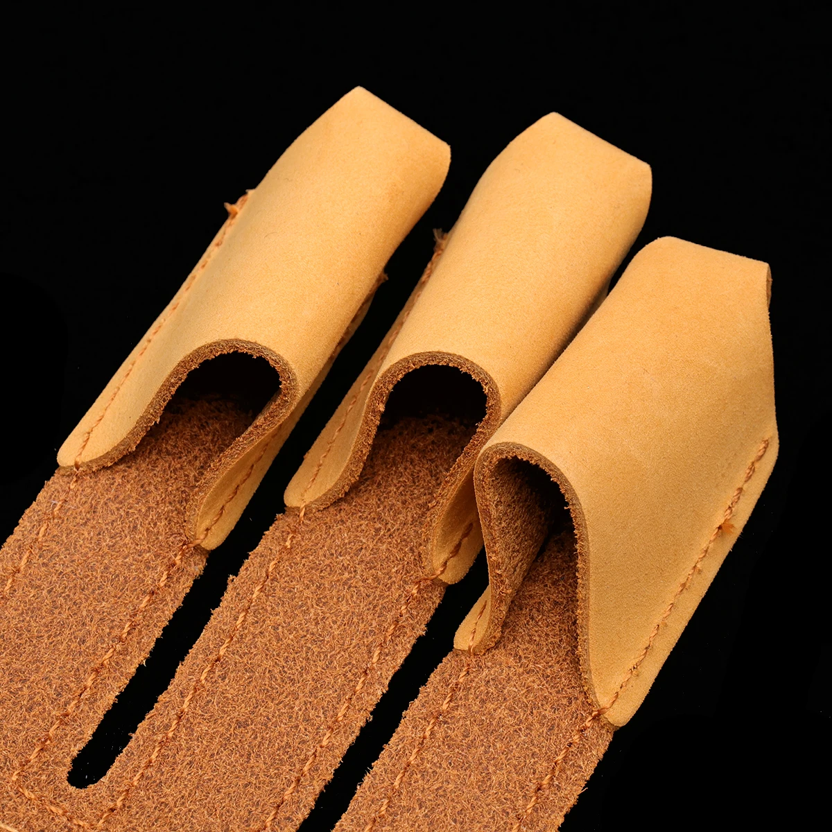 

Outdoor Archery 3 Fingers Gloves Brown Hunting Gear High Grade Cow Durable Comfortable Reinforced Tips Protection