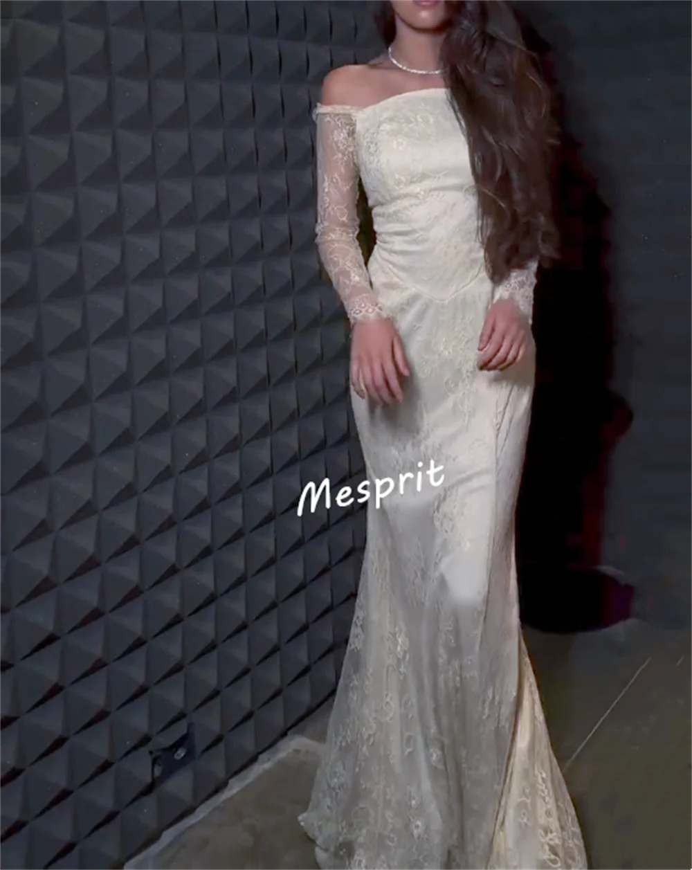 カスタマイズされたシャルムーズ レースアップ気質マーメイドオフショルダー床長さのオーダーメイドの機会控えめなウェディングドレスパーティー