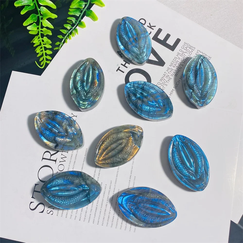 1pc Source Of Life Vulva Shape Natural Labradorite Crystal Carved Healing Reiki Crafts Feminine Beauty Massage Tools Room Decor