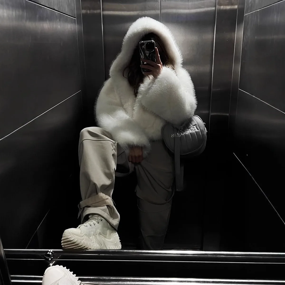 Women Faux Fur Short Coats Y2k Hooded Jackets Long Sleeves Covered Single Breasted Thick Loose Fit Casual 2025 Autumn Winter