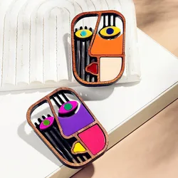 New Abstract Man Face Figure Acrylic Wood Brooch for Women HipHop Geometric Facemask Badge Creative Jewelry Accessories Gift