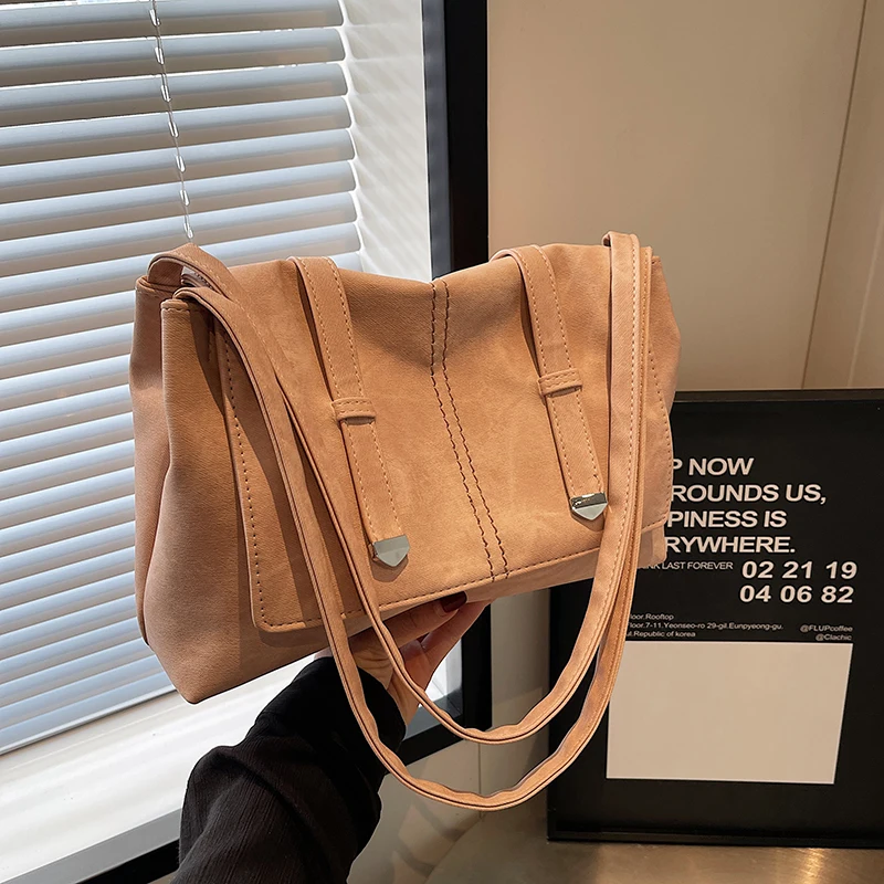 University Class Big Bag Women 2024 New Fashion Commuter Mailman Bag Large Capacity Underarm Shoulder Bag