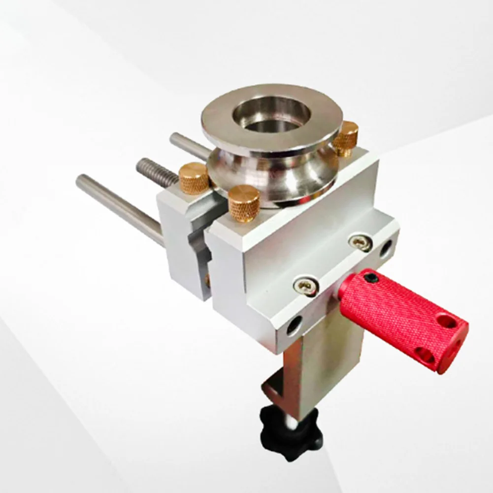 

Compact Aluminum Alloy Bench Vise for Desktop Use Featuring Adjustment and Non-Slip Textured Handle for Secure Grip