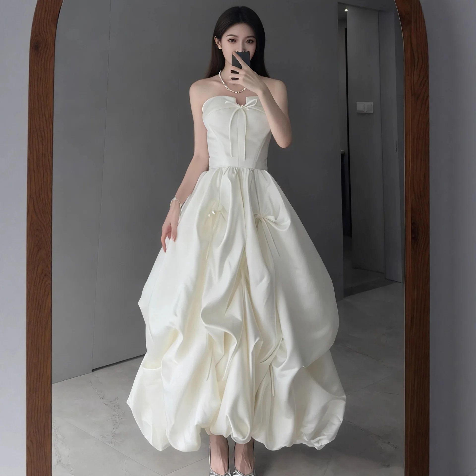 New Strapless lightweight wedding dress, satin simple and niche engagement floor white welcome Bridal Dress61