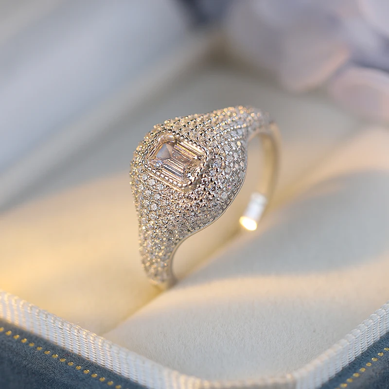 Luxurious Authentic S925 Silver Micro-encrusted Zircon Princess Ring with High-end Simple Fashion Design