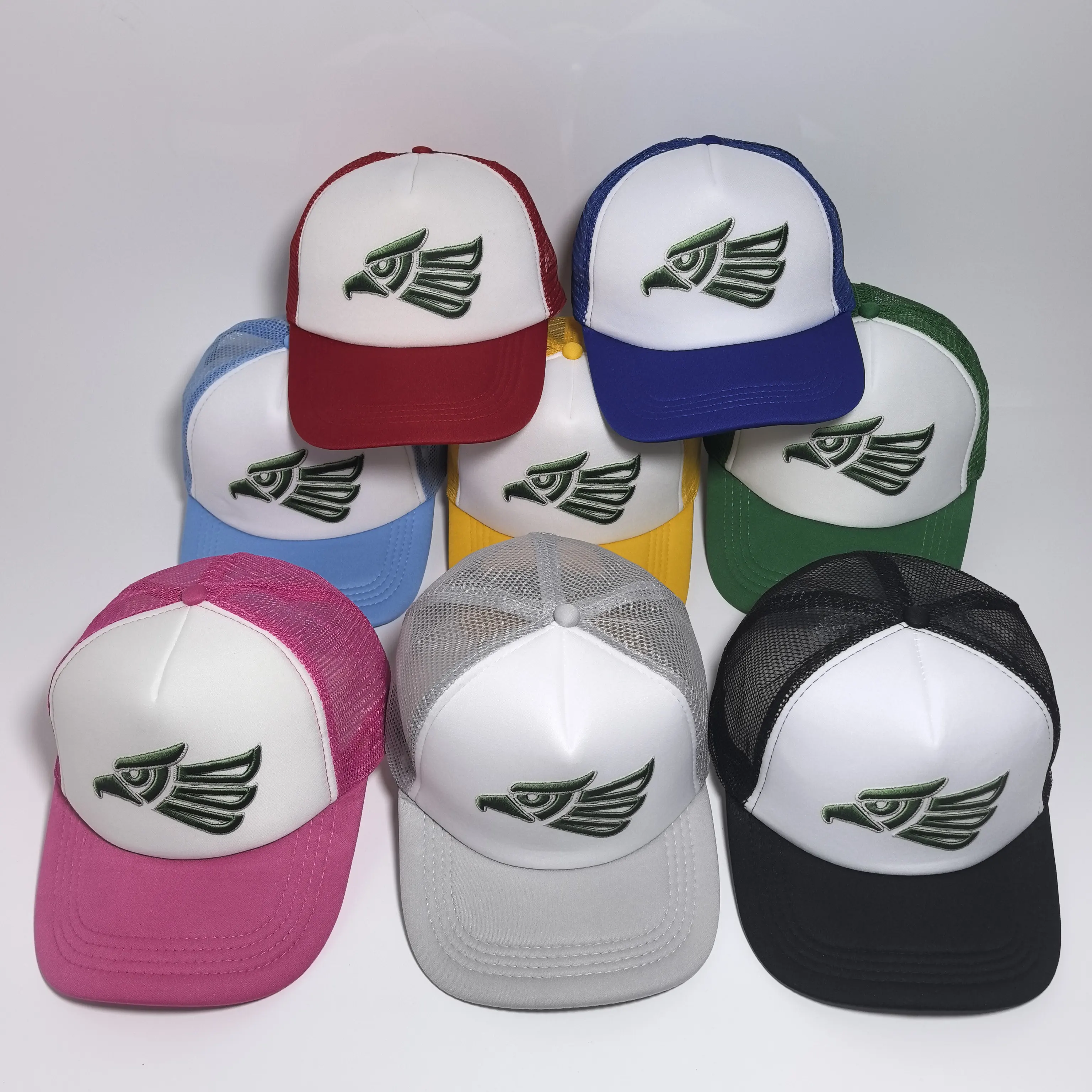 Vintage Eagle Logo Patch Trucker Cap Two Tone White Front Mesh Back Snapback Hat Unisex Casual Streetwear Baseball Hat Multiple