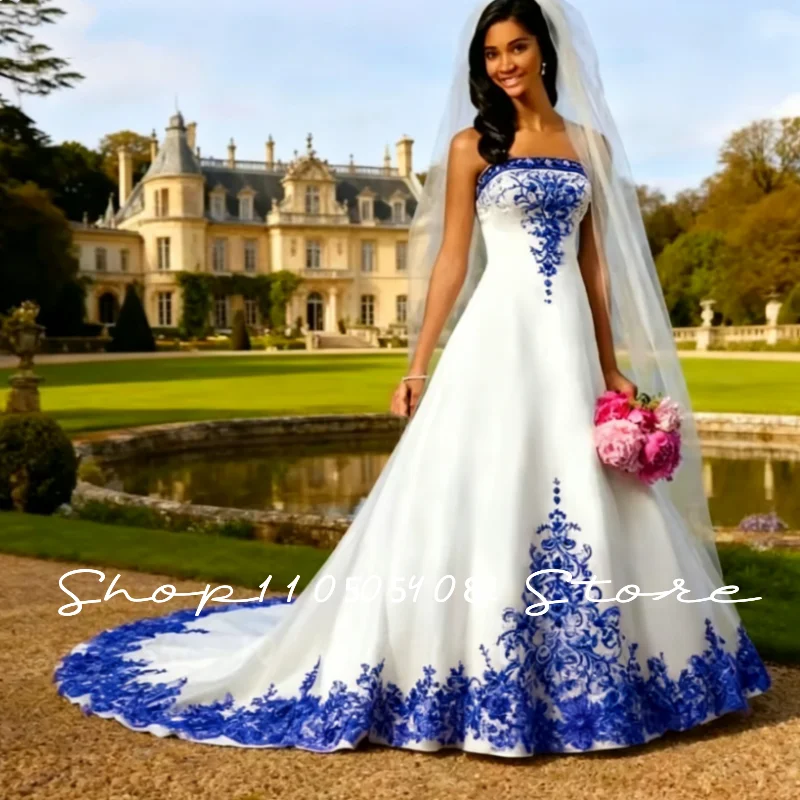 Elegantes Besticktes Brautkleid Klassisches Schulterfreies Königsblaues Besticktes A-Linien Hochzeitskleid mit Schleppe Maßanfertigung