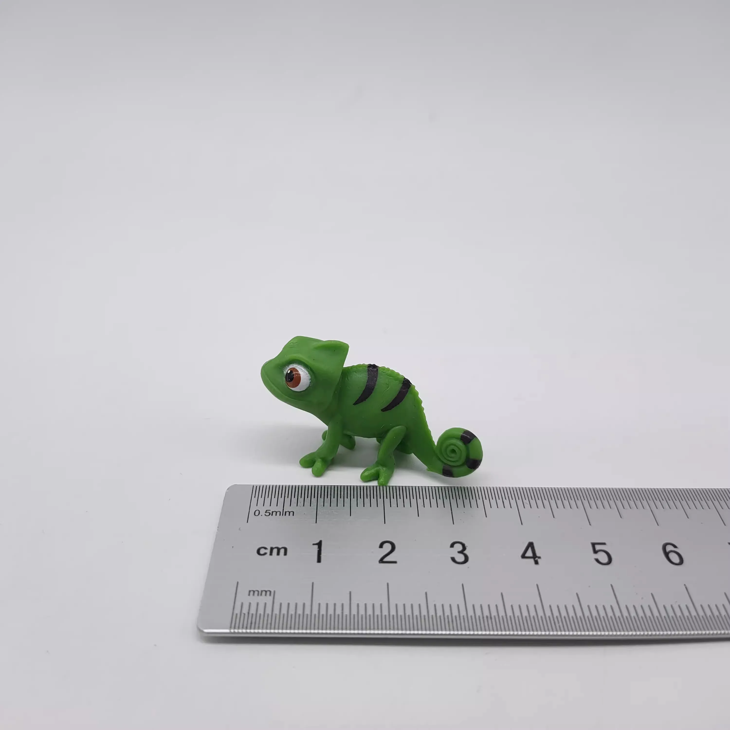 Special Offer New Brand Original Chameleons cute cartoon mini doll animal huanlego