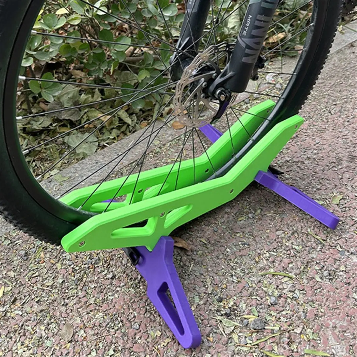 supporto-universale-per-biciclette-abst-espositore-regolabile-per-bici-da-interno-ed-esterno-verde