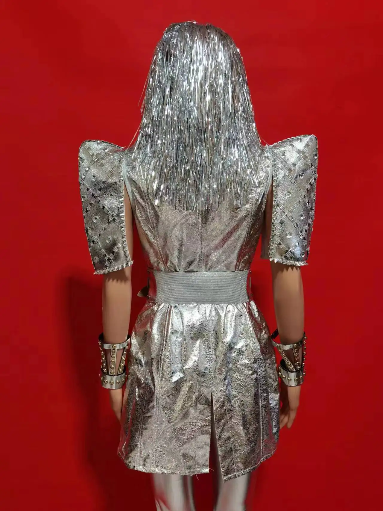 Abrigo con hombreras y remaches de charol plateado para mujer, abrigo para Bar, club nocturno, cantante, concierto, puesta en escena, disfraz de Drag Queen