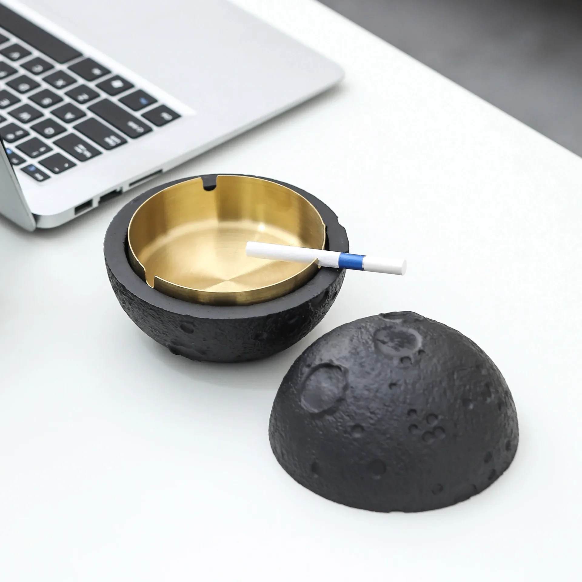 Ashtray Moon Stainless Steel Cigar Ashtray Home Desktop Decorative Ash Candy Storage Cigarette Ashtrays for Smoker Gift