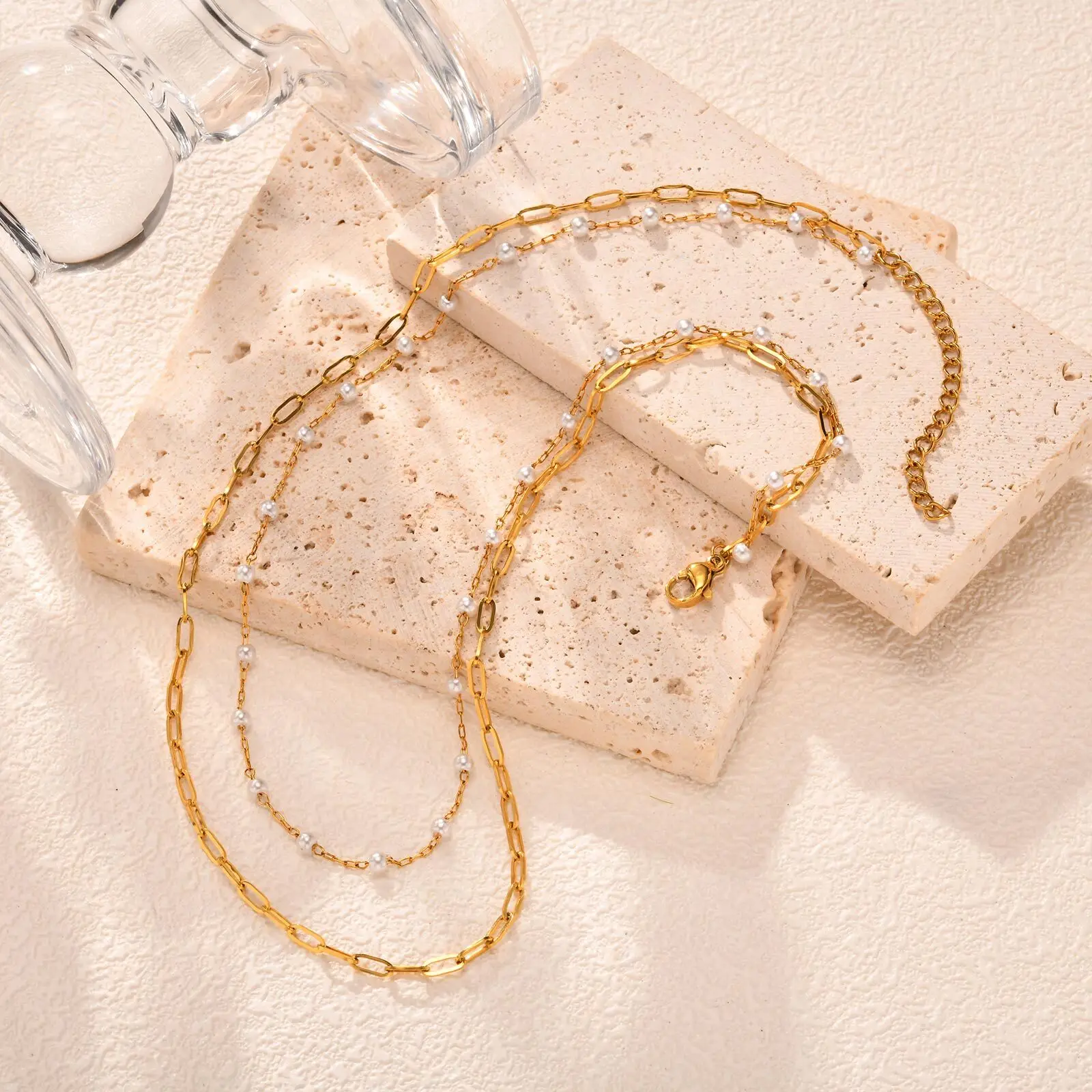 Immagine 4: Collana impilabile Statement per donna, collana girocollo con graffetta e catena di perle, gioielli a strati durevoli ipoallergenici