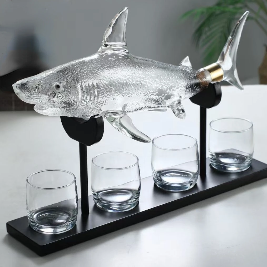 

New shark decanter, red wine bottle, wine glass, high-grade glass, red wine decoration, gift giving, quality, household life