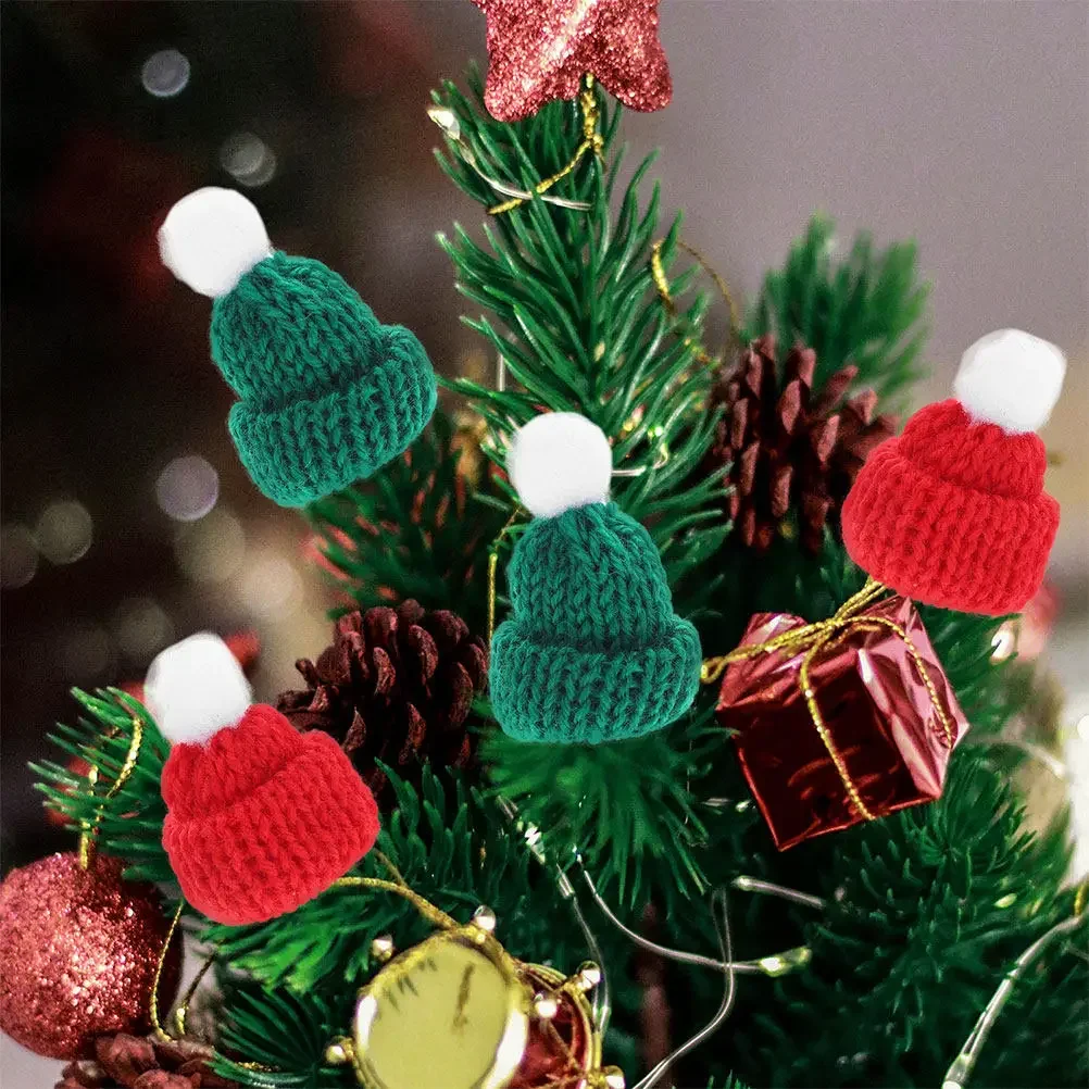 30Pcs Mini Knitted Christmas Hats Tiny Santa Caps for Wine Bottles Milk Tea Decorations Holiday Tree Ornaments Miniature Xmas
