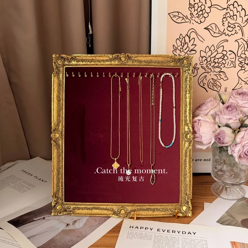 Nuevo expositor de joyería con marco de fotos retro para collares Campo XL, ideal para exhibición y fotografía.