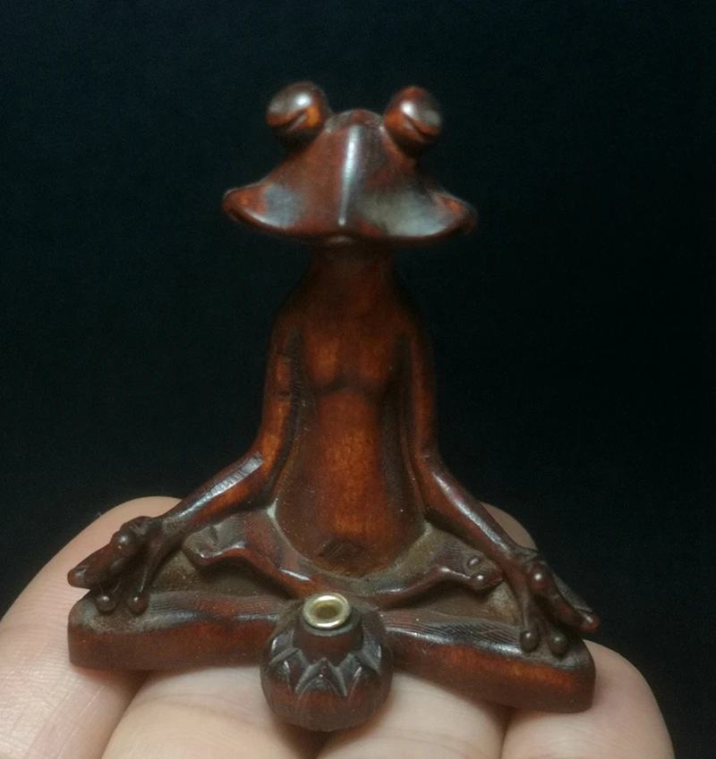 

YIZHU CULTUER ART Size 2.2 Inch Chinese Hand carved Boxwood Frog Figure statue Incense Seat Decoration Gift Collection