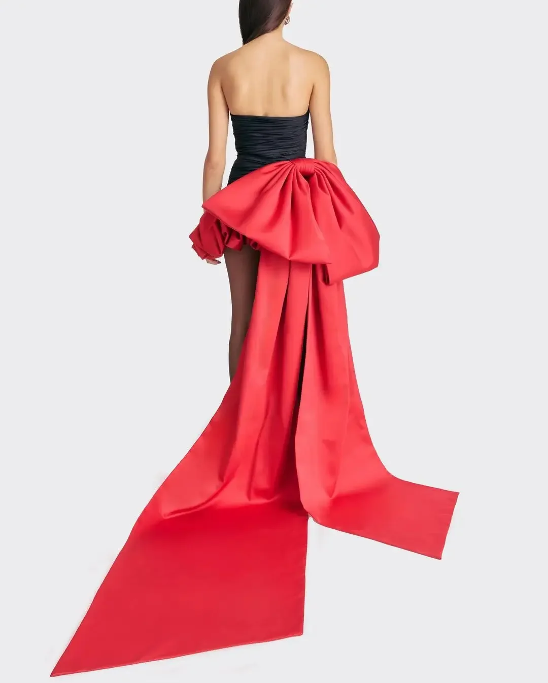 오프숄더 짧은 프롬 드레스, 레이어드 백리스 웨딩드레스, 블랙 레드 미니 프롬 드레스, 뒤쪽에 리본이 달린 스위트하트 파티 드레스