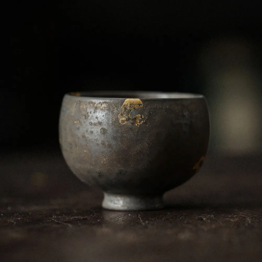 Pu-erh and Tieguanyin Together: Why Mixing These Two Teas Ruins the Cup