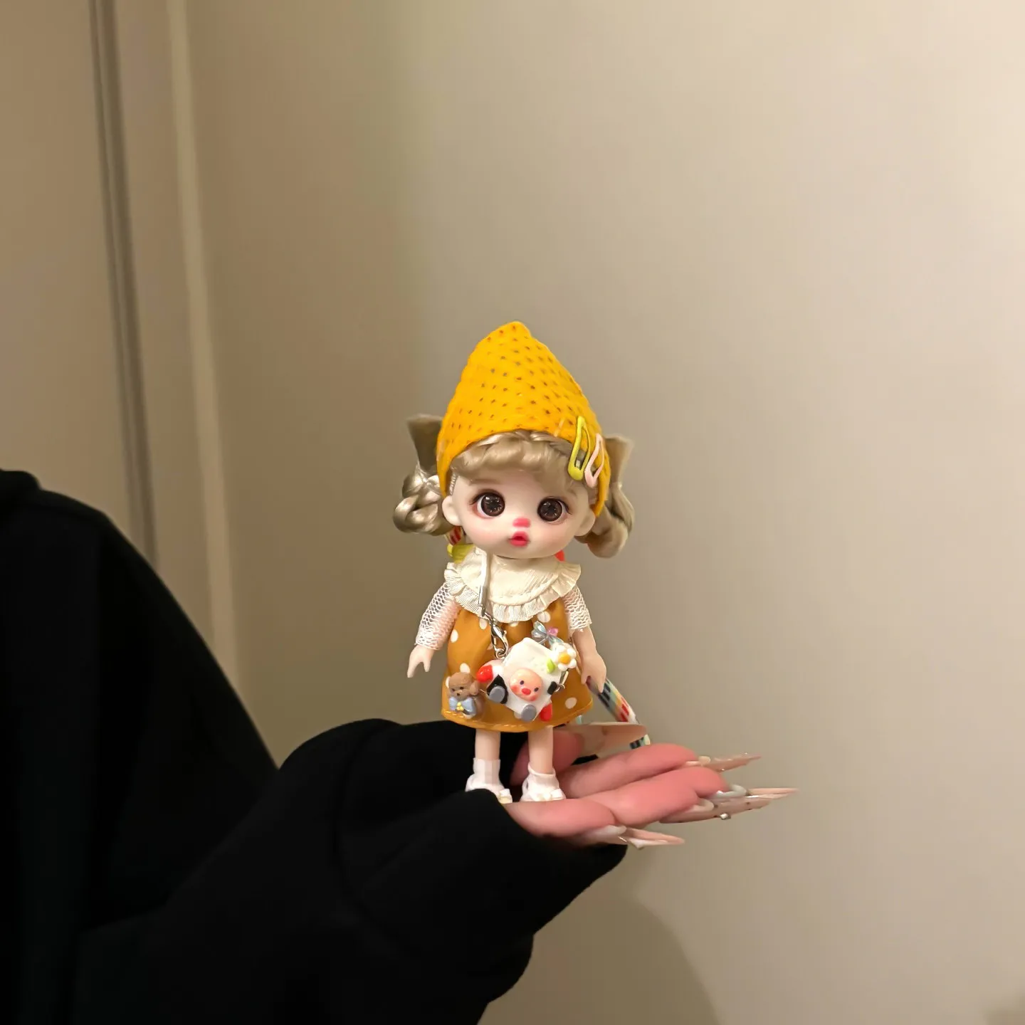 lorz-yellow-scarf-polka-dot-skirt-cute-doll-bag-charm-creative-vinyl-cartoon-character-summer-2026-fashion-accessory