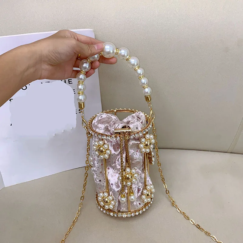 

Sweet and shiny, diamond-encrusted star niche design, bucket bag, bird cage dinner, pearl portable banquet bag
