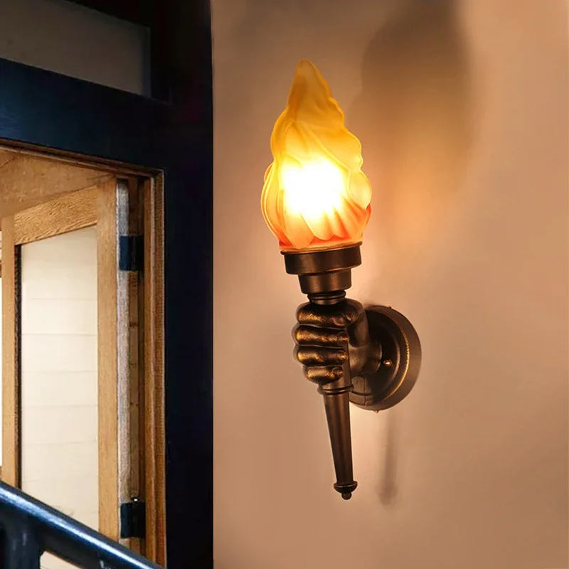 

Outdoor Fence Modern Creative Torch Hand Lamp Vintage Wall Lamp for Indoor Coffee and Restaurant Decoration Wall Lamp