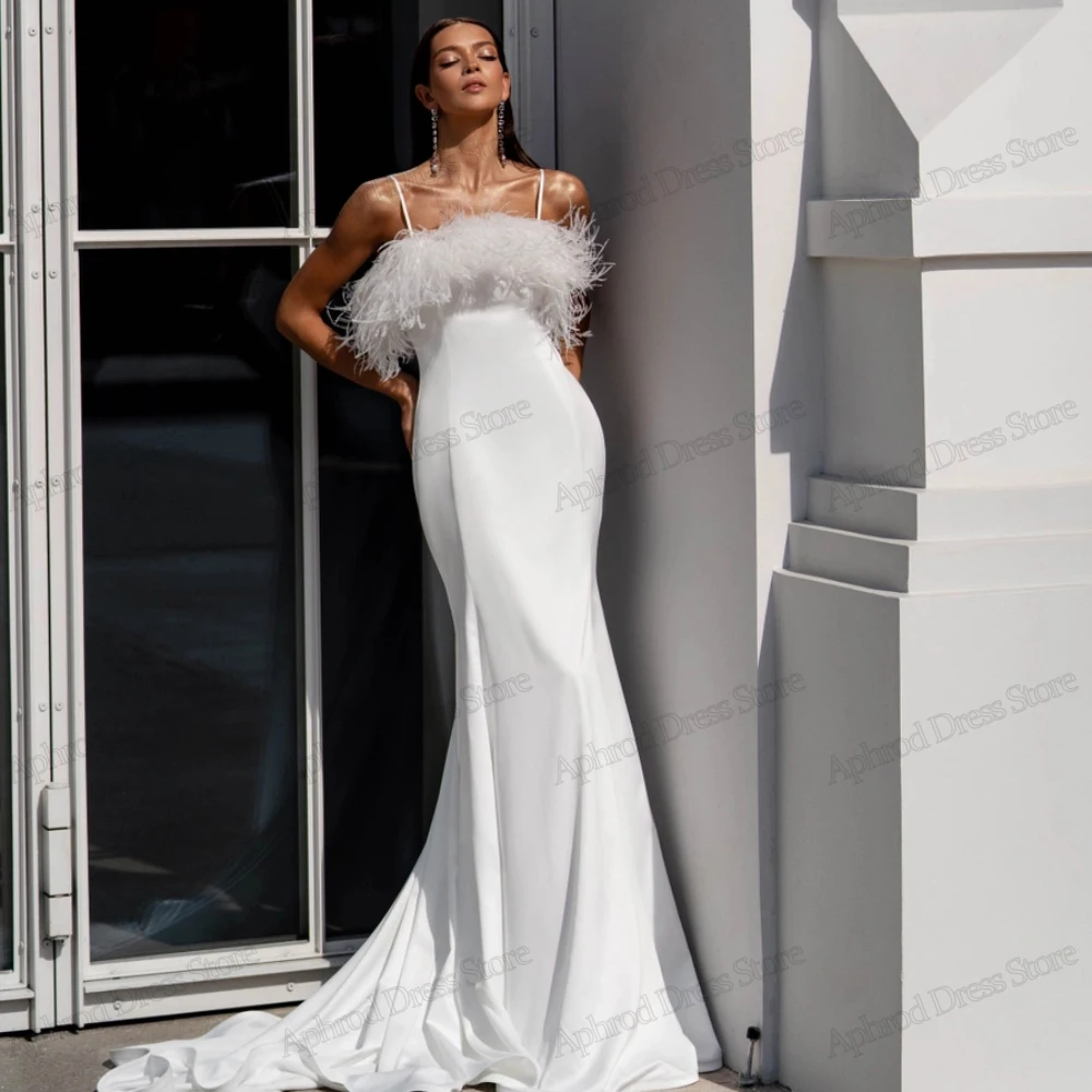 Modern Wedding Dresses Satin Sheath Mermaid Feather Decorate Bridal Gowns Boat Neck Sexy Backless Robes Vestidos De Novia 2024