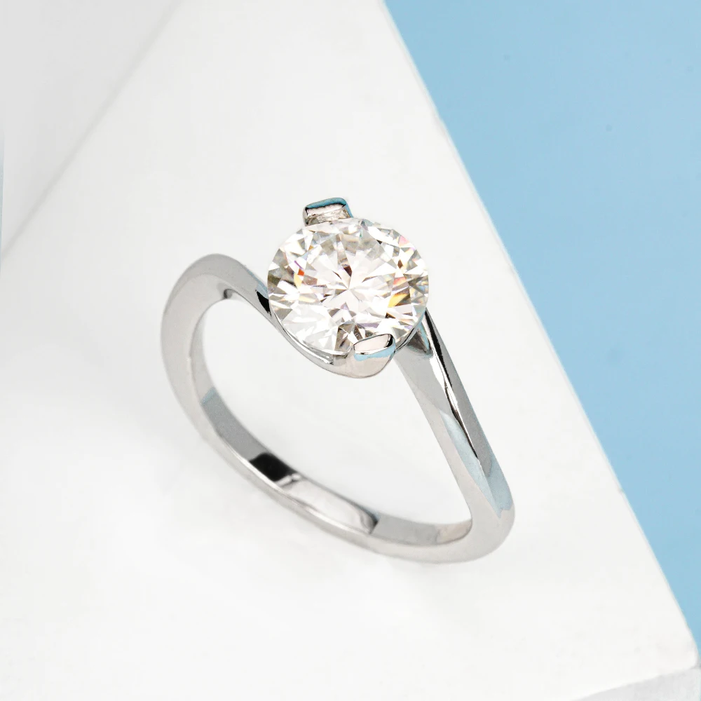

925 silver Round Cut Moissanite ring high-quality fashion engagement wedding 2carat diamond ring to send his girlfriend