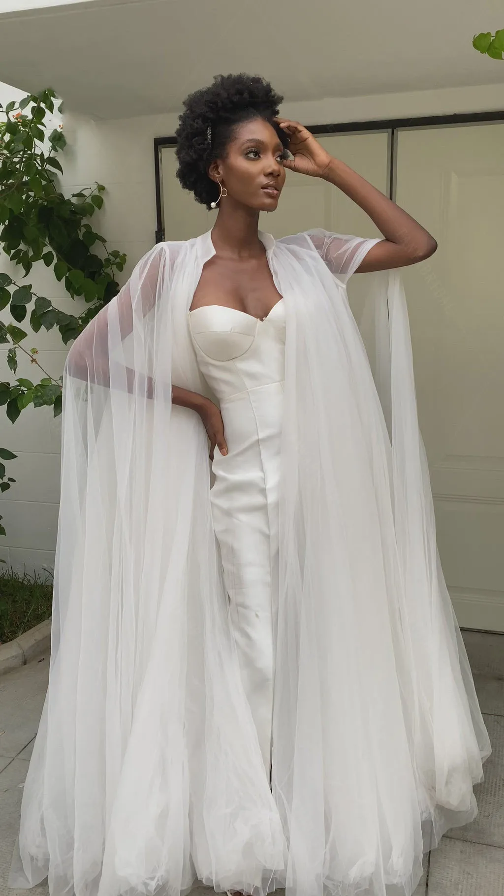 Flowy Tulle Bridal pant suit with Cape Layers Tulle Wrap jacket 2023 Sweetheart Garden Bohemian Jumpsuit Wedding Dress