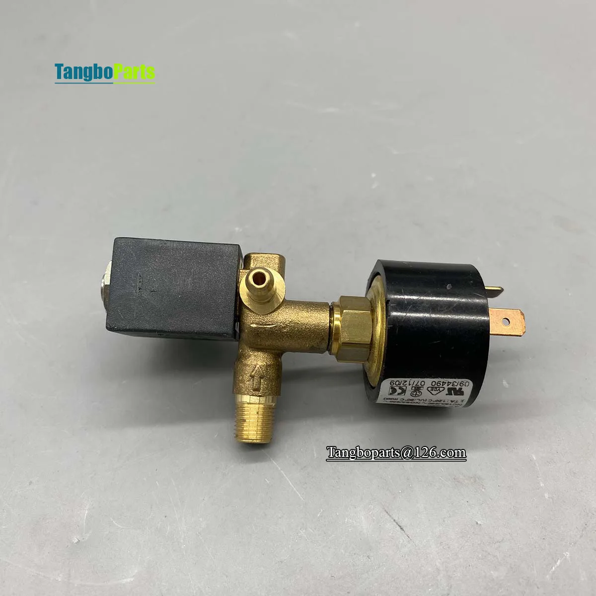 

Coffee Maker Parts CEME Spa PC5411 0.2-6 BAR PC 5411/VAP Steam Pressure Switch SERIES 588 5554EN2 3 Way 3.5 Bar Solenoid Valve