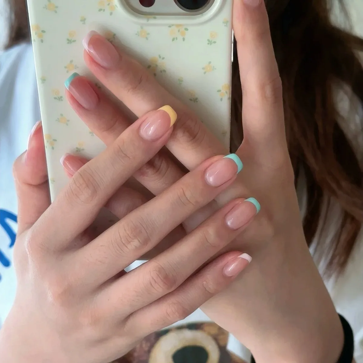 10 قطعة اليدوية قصيرة عارية اللون اضغط على الأظافر النمط الفرنسي حافة ملونة تصميم الحلو لطيف الأظافر وهمية يمكن ارتداؤها أظافر صناعية نصائح #2