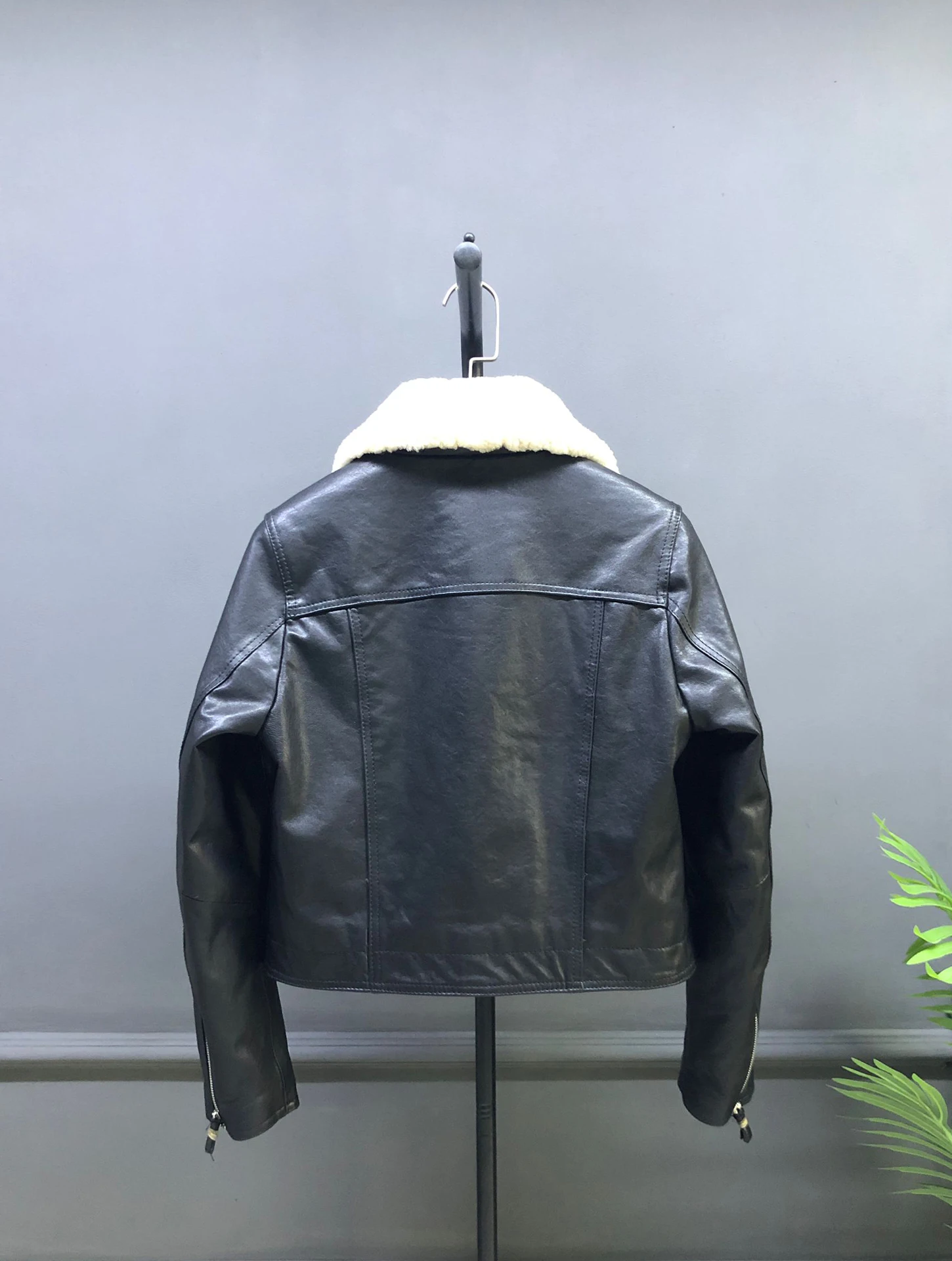 Cappotto in Vera Pelle di Pecora con Effetto Snellente, Collo in Lana, Foderato in Pile, per Uso Quotidiano, con Cerniera Rinforzata