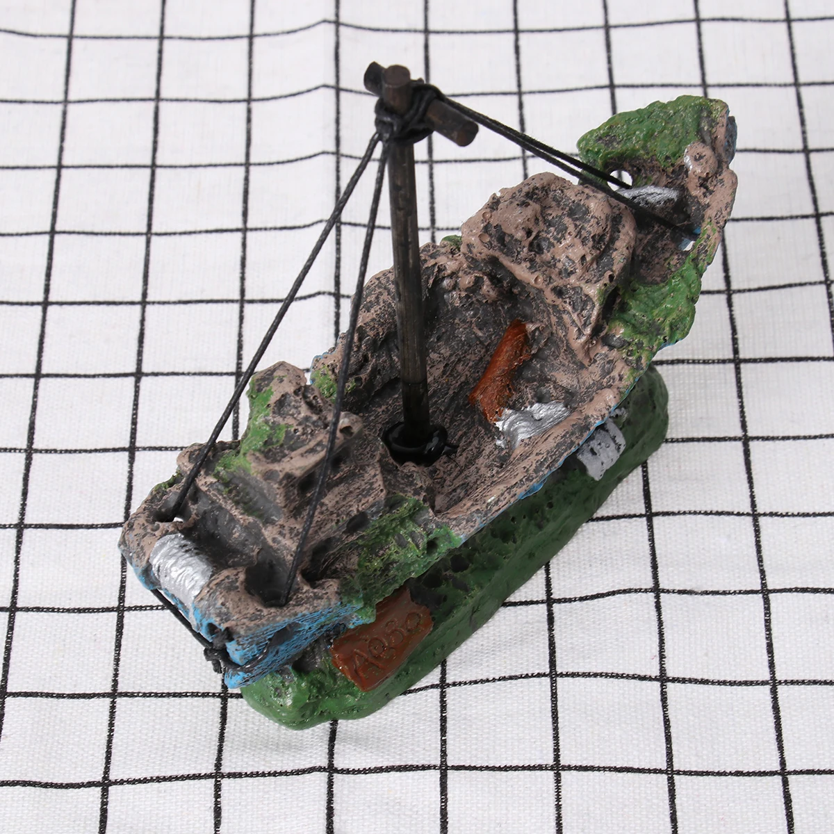 

Resin Small Aquarium Ornament Shipwreck Boat Aquarium Decor Fish Tank Accessories Vivid Color Detailed Salt Fresh Water Safe