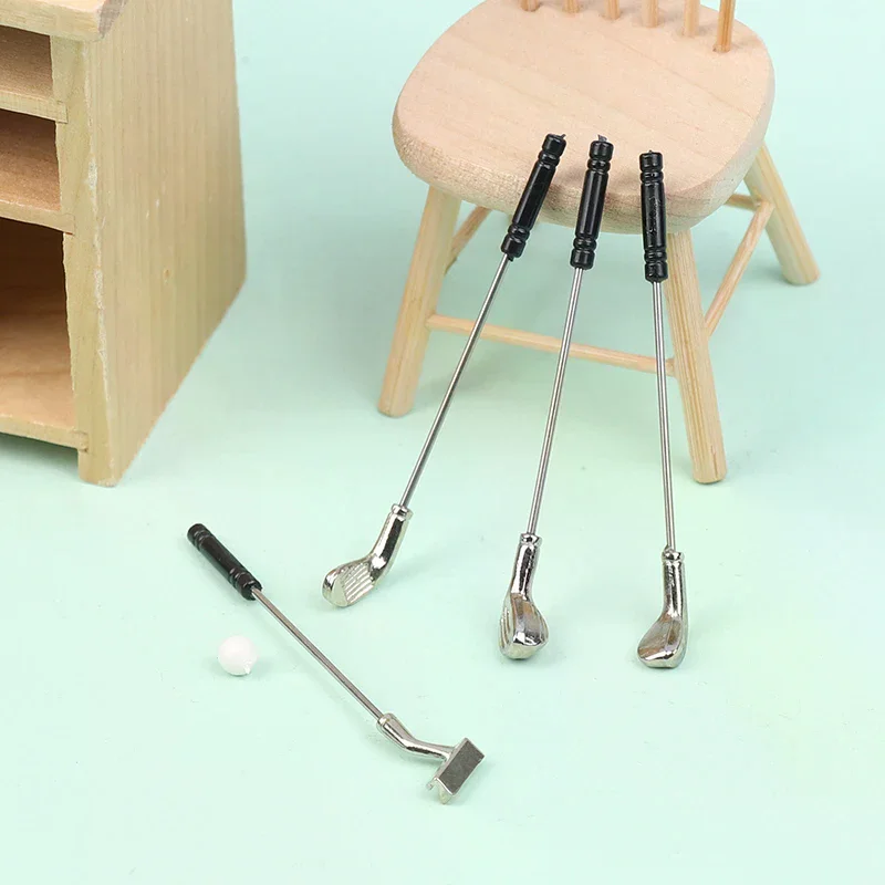 5 pièces/ensemble 1:12 échelle maison de poupée Miniature Clubs de Golf jouets modèle de Golf avec 4 bâtons et 1 balle semblant jouer jouets