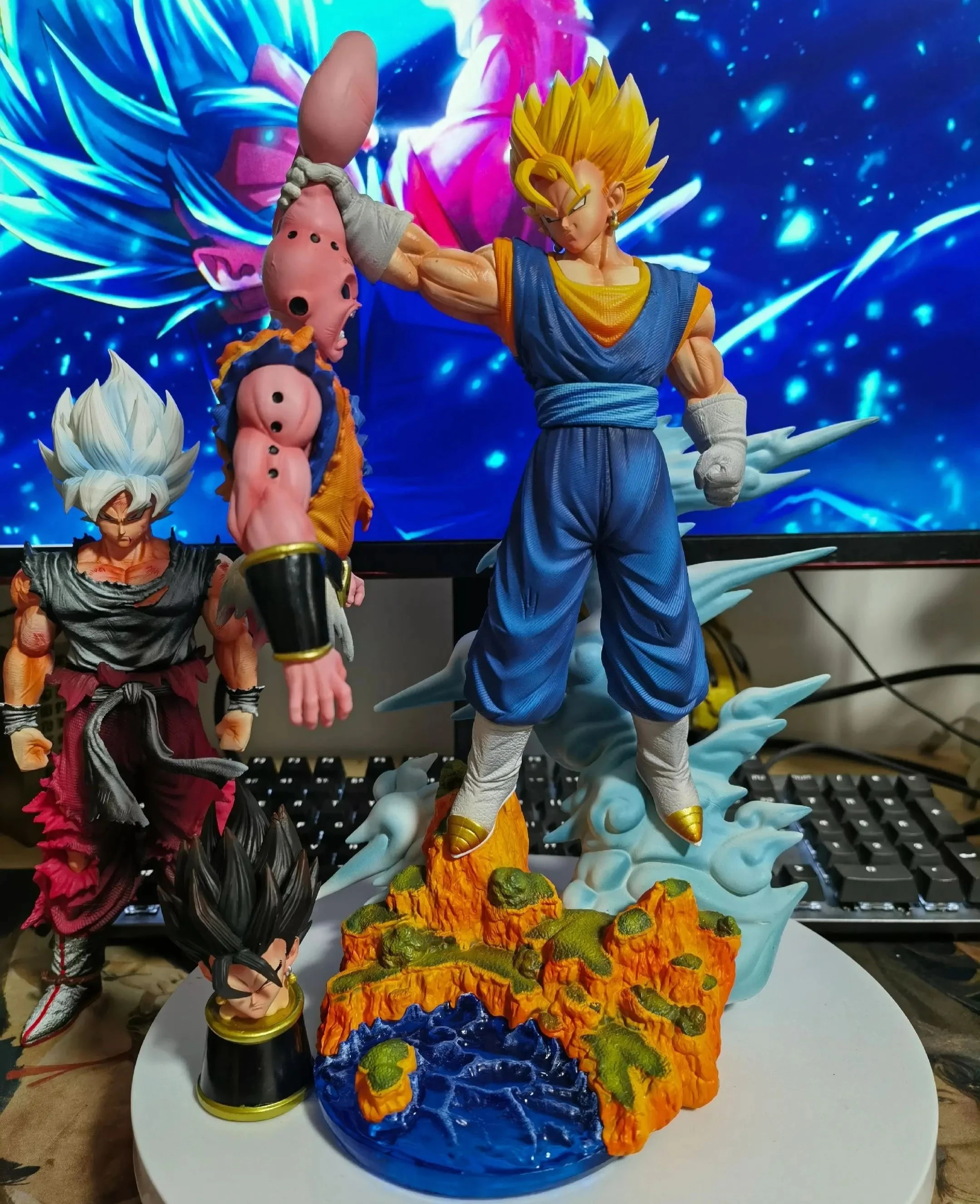 

YS Studio Dragon Ball Z Vegito vs Buu Battle Figure - 33cm PVC Double Head Sculpt Collectible Statue DBZ Anime Diorama