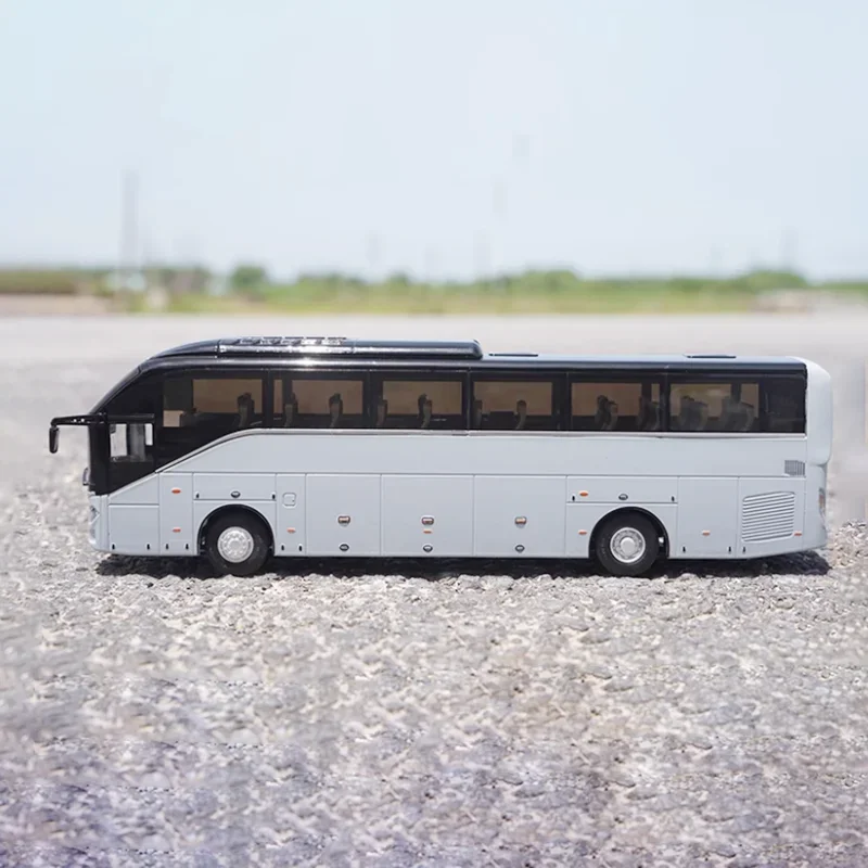 Classic Collectible 1:42 KMC Kayoola Diecast Tourism Bus Model Alloy African Long-Distance Transportation Model Miniature for Gi