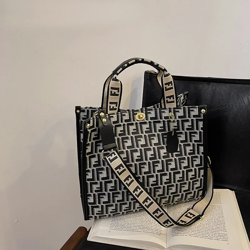 2025 نمط جديد عصري، فردي، تصميم كاجوال وفاخر، حقيبة كروس ذات كتف واحد للتنقل الراقية