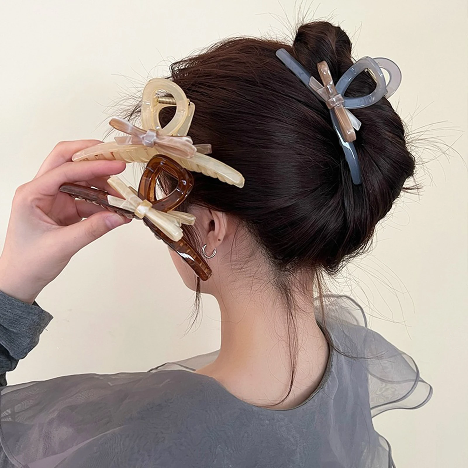 

Resin Fashion Korean Bow Hair Claw Clip for Women Non Slip Snap Acetate Hair Barrette for Women Girls Hair Styling Tools