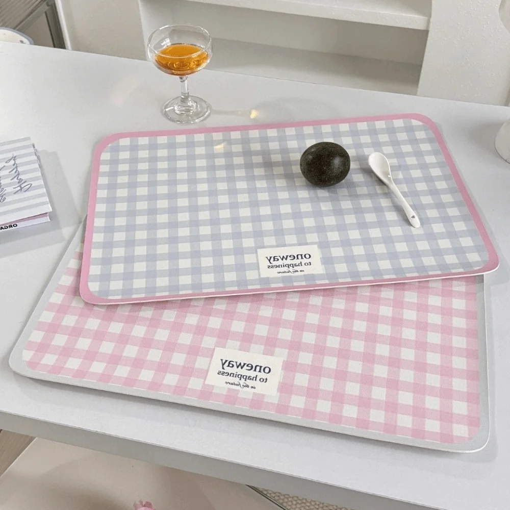 

Свежий дизайн, кожаный коврик для столовых приборов, простые клетчатые водонепроницаемые коврики для стола, противоскользящие подставки с героями мультфильмов, домашний декор