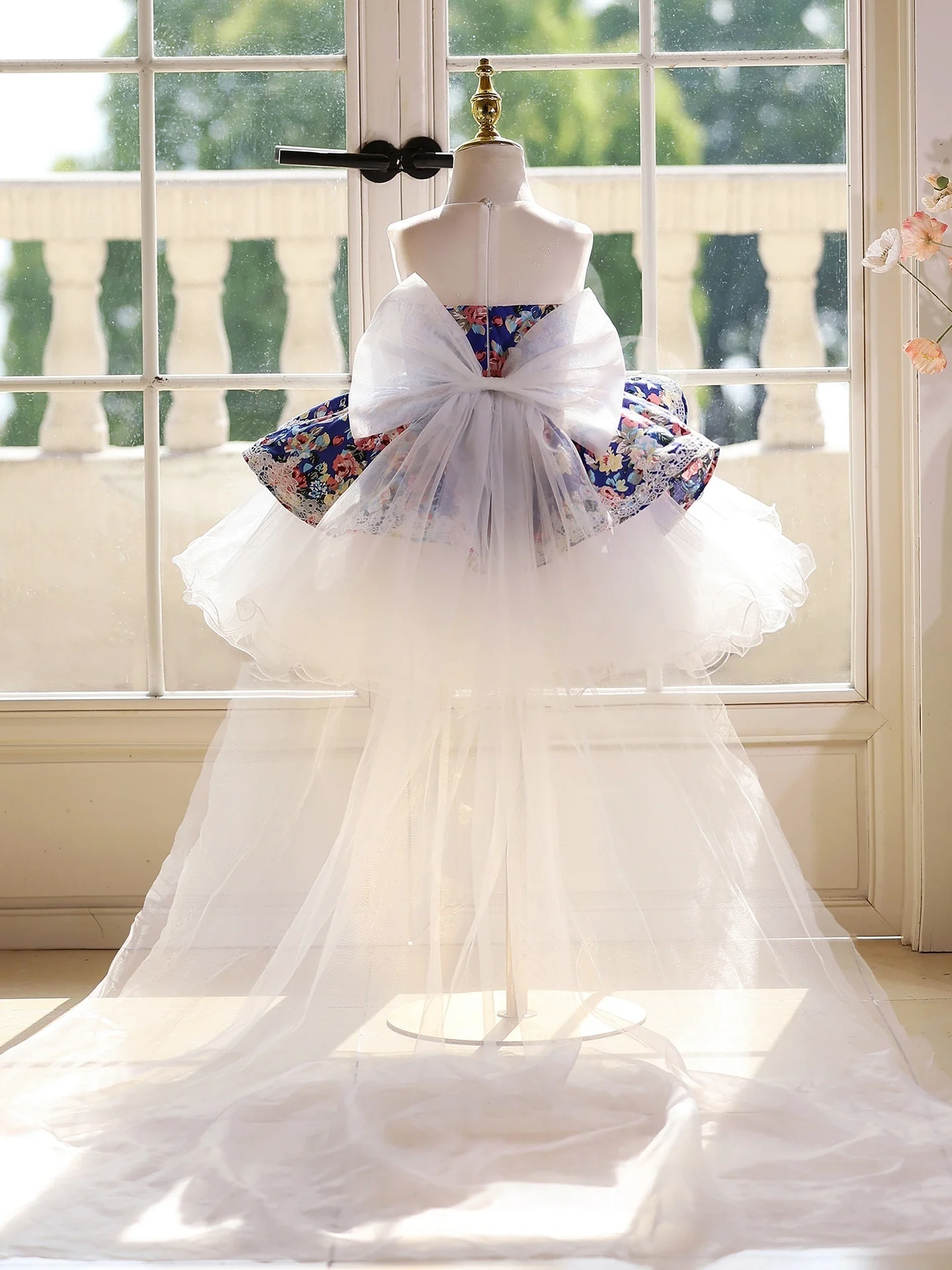 Custom Girls Luxury Sleeveless Floral Print Lace Trim Trailing Tulle Short Flower Girl Dress Wedding Party Gown Birthday Party