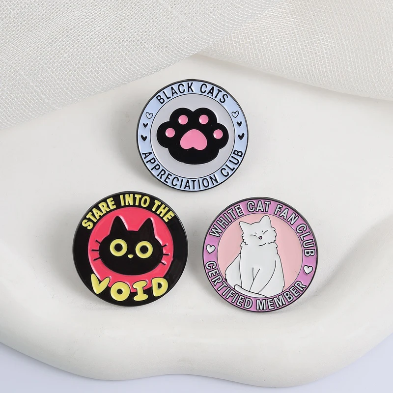 24Styles Cats Dogs Enamel Pins Cute Duck Kitten Paw Puppy Brooches Coffee Frog Reading Badge Jewelry Gift for Friends