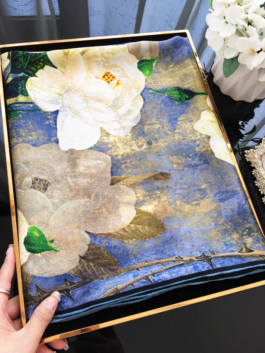 

Chinese style 100% silk embroidery high-end double-sided silk scarf New Hanfu style comfortable and breathable shawl 108X108CM