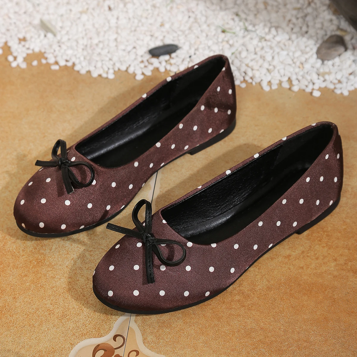 Damen-Ballerinas mit Polka-Dot-Muster und Schleife, runde Zehenpartie, Slip-On, lässige flache Schuhe – Detail 9