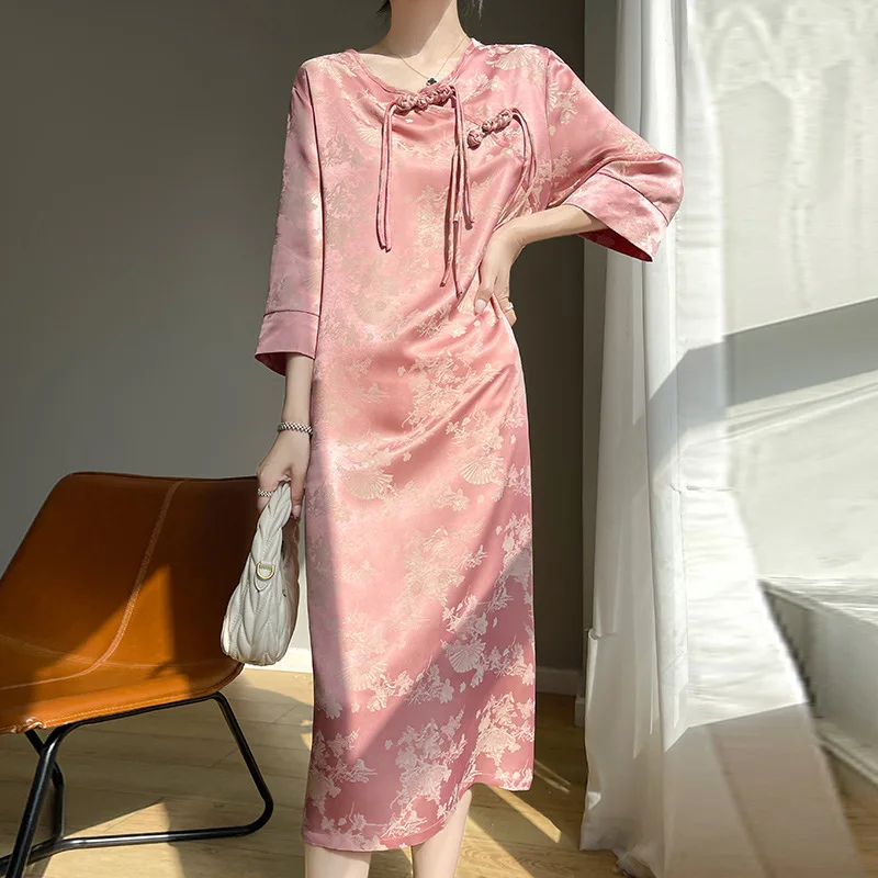 Zomer Satijnen Jacquard Nieuwe Chinese Ronde Hals Kwast Pan Knoop Losse Retro 3/4 Mouw Split Cheongsam Jurk Vrouw 4xl