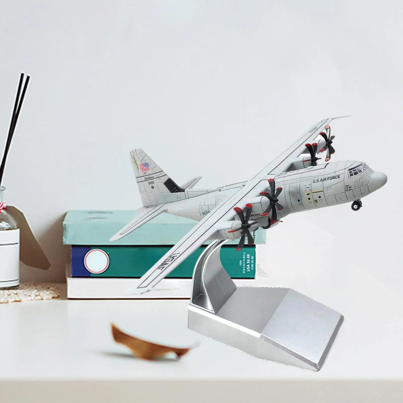 

C-130J Transport Aircraft Model 1/200 Plane Model for Desktop